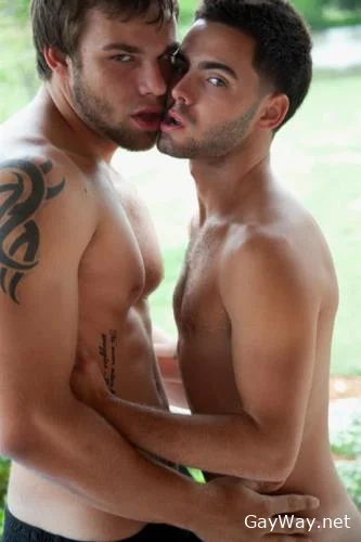 Logan Taylor, Josh Long - Muscles [HD 720p]