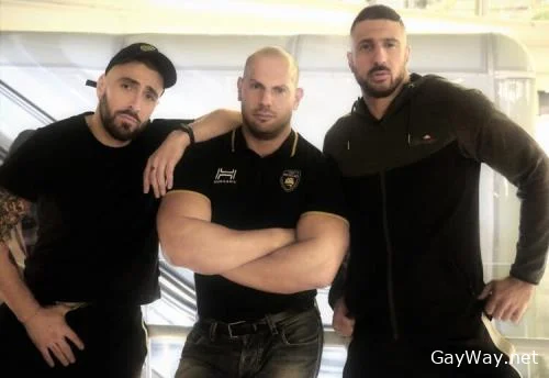 Tourist lost in Paris finds 2 cocks [HD 720p]