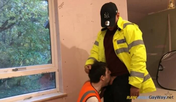 Slacking Builder Gets Fucking From Big Cock Boss [HD 720p]