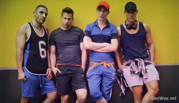 Devian hooks up with 3 guys [HD 720p]
